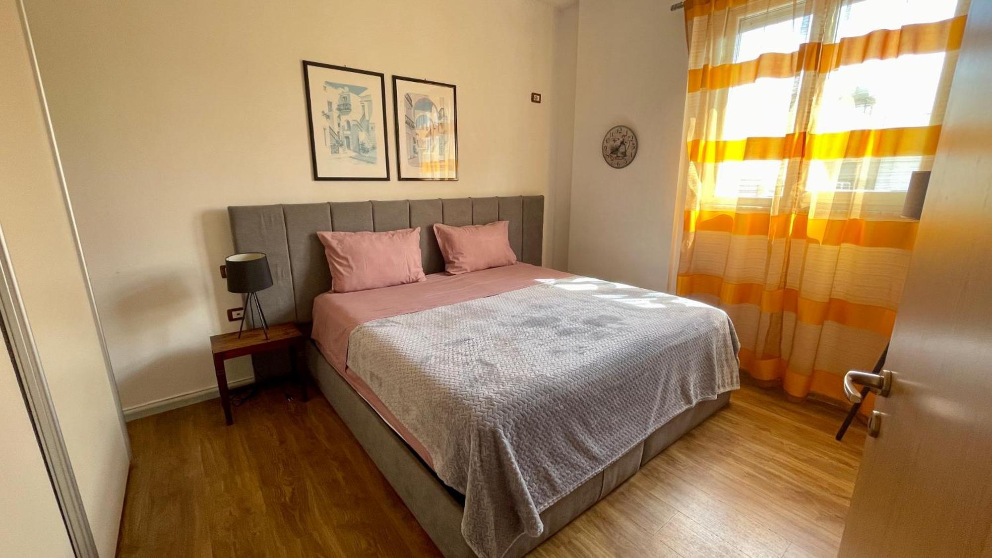 Apartamento 21° Bs Pazari City Center Comfort Tirana Exterior foto