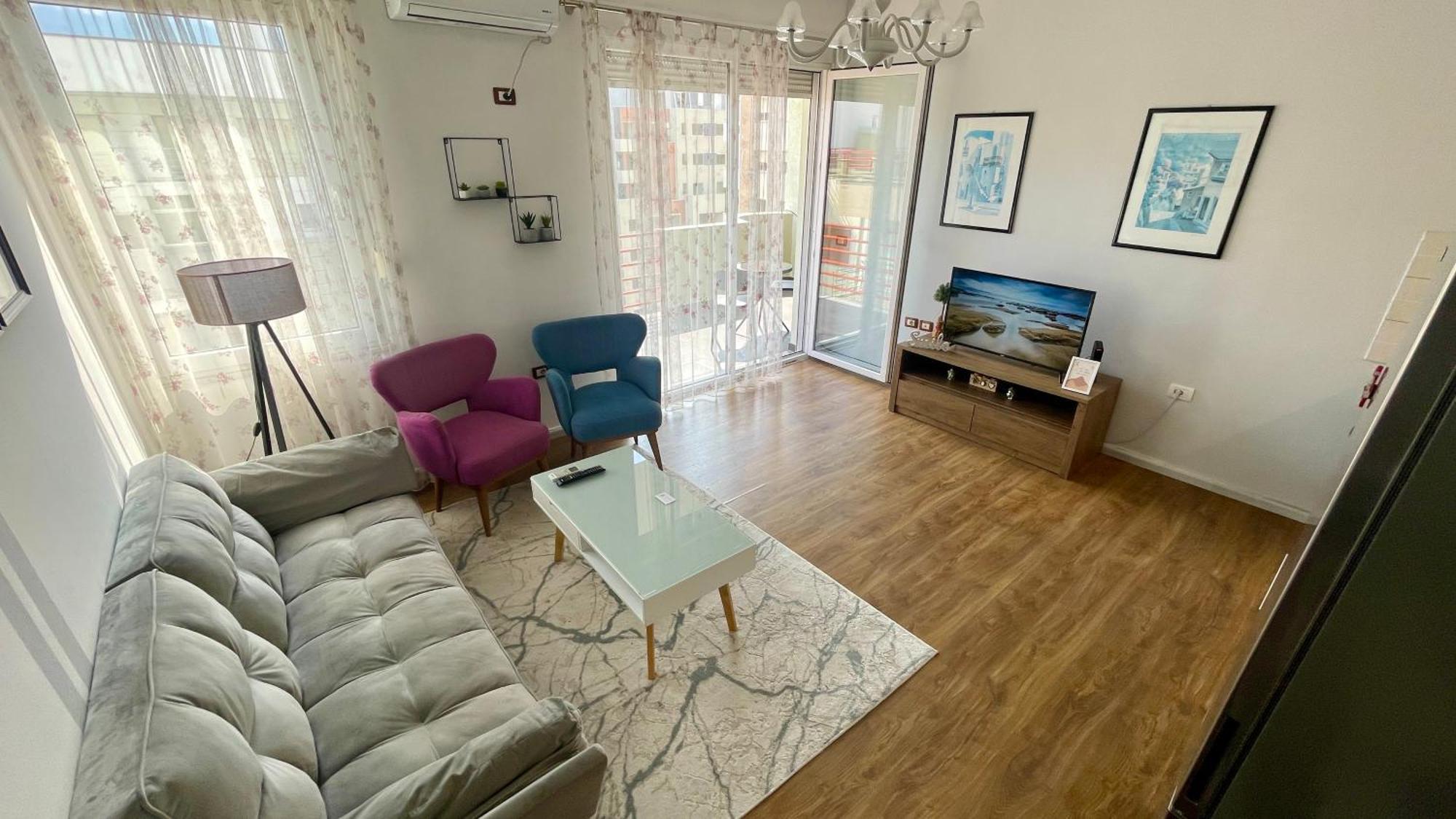 Apartamento 21° Bs Pazari City Center Comfort Tirana Exterior foto