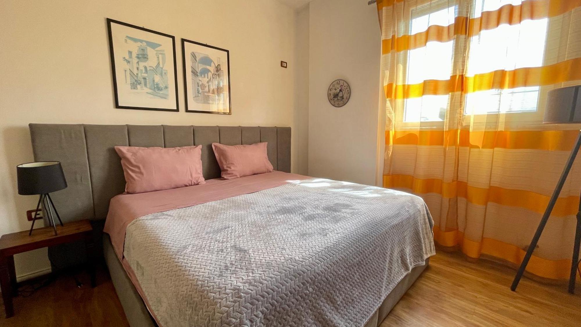 Apartamento 21° Bs Pazari City Center Comfort Tirana Exterior foto