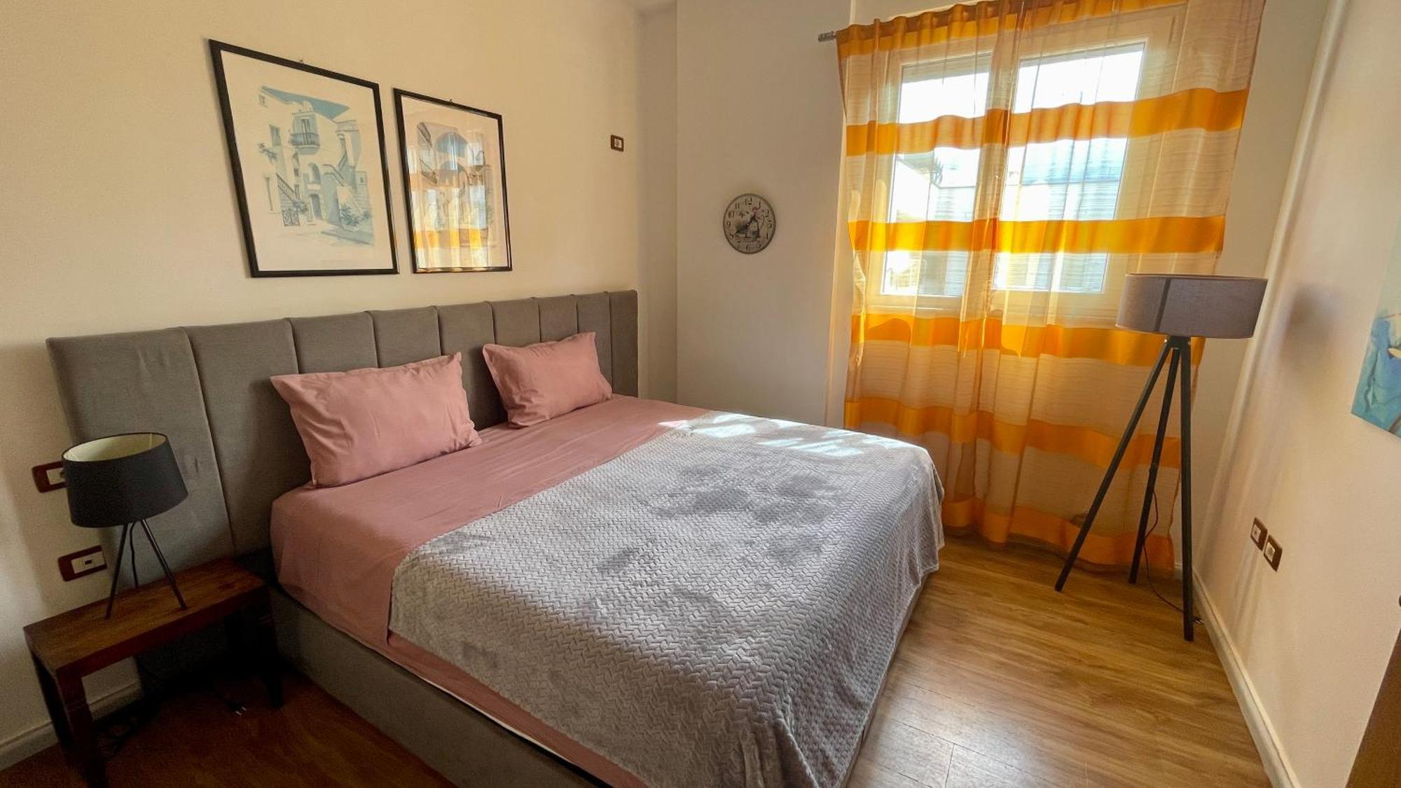 Apartamento 21° Bs Pazari City Center Comfort Tirana Exterior foto